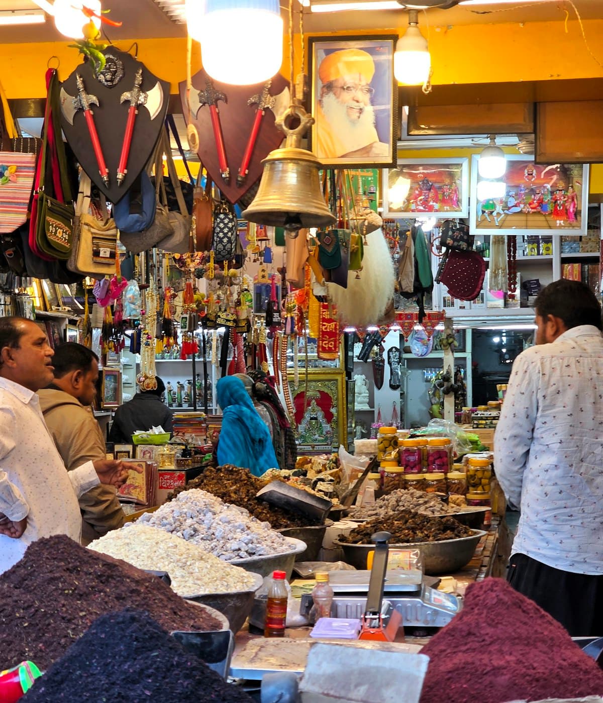 Illustrative photo representing Muralibrand Outlet (New RM Store), a specialty store in Mananchira, Calicut